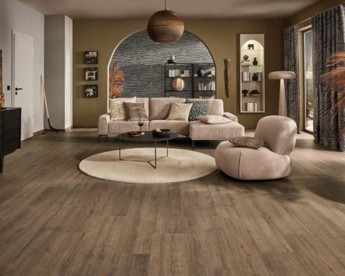 JOKA_Wohnidee_Wilde_Schönheit_Raumbild_Wohnzimmer_Laminat_Skylien